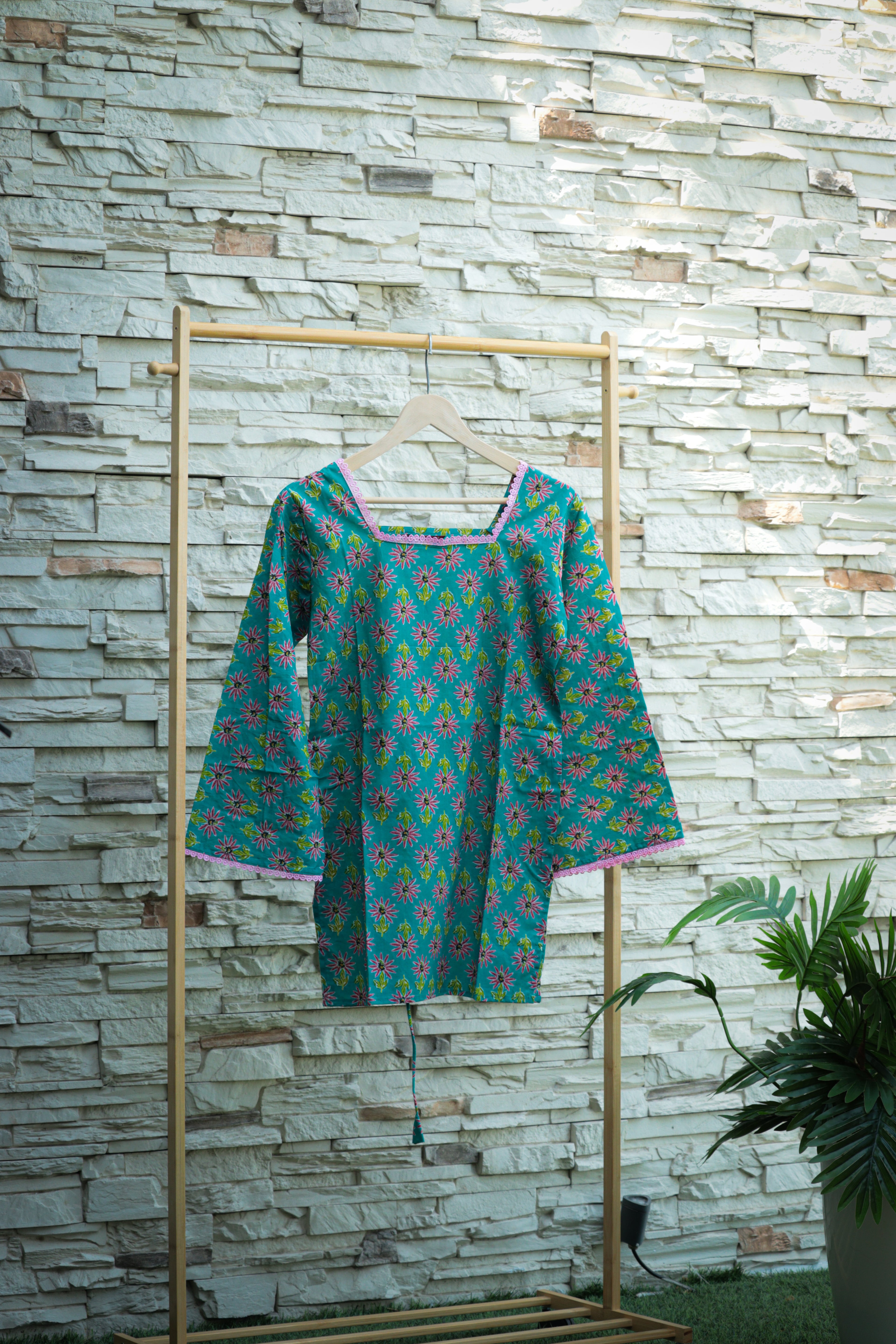Contrast-Trimmed Floral Bell Sleeve Top