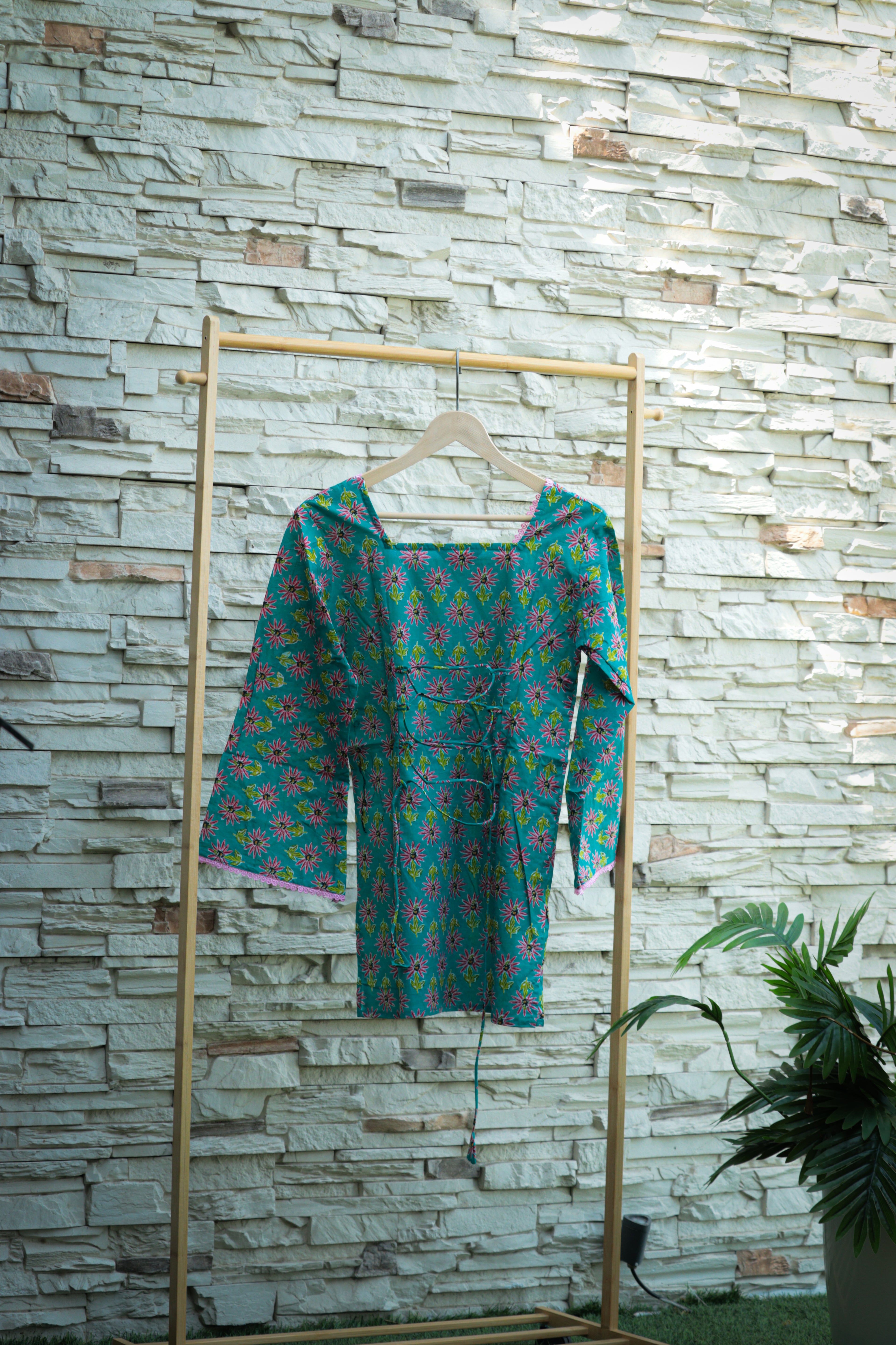 Contrast-Trimmed Floral Bell Sleeve Top