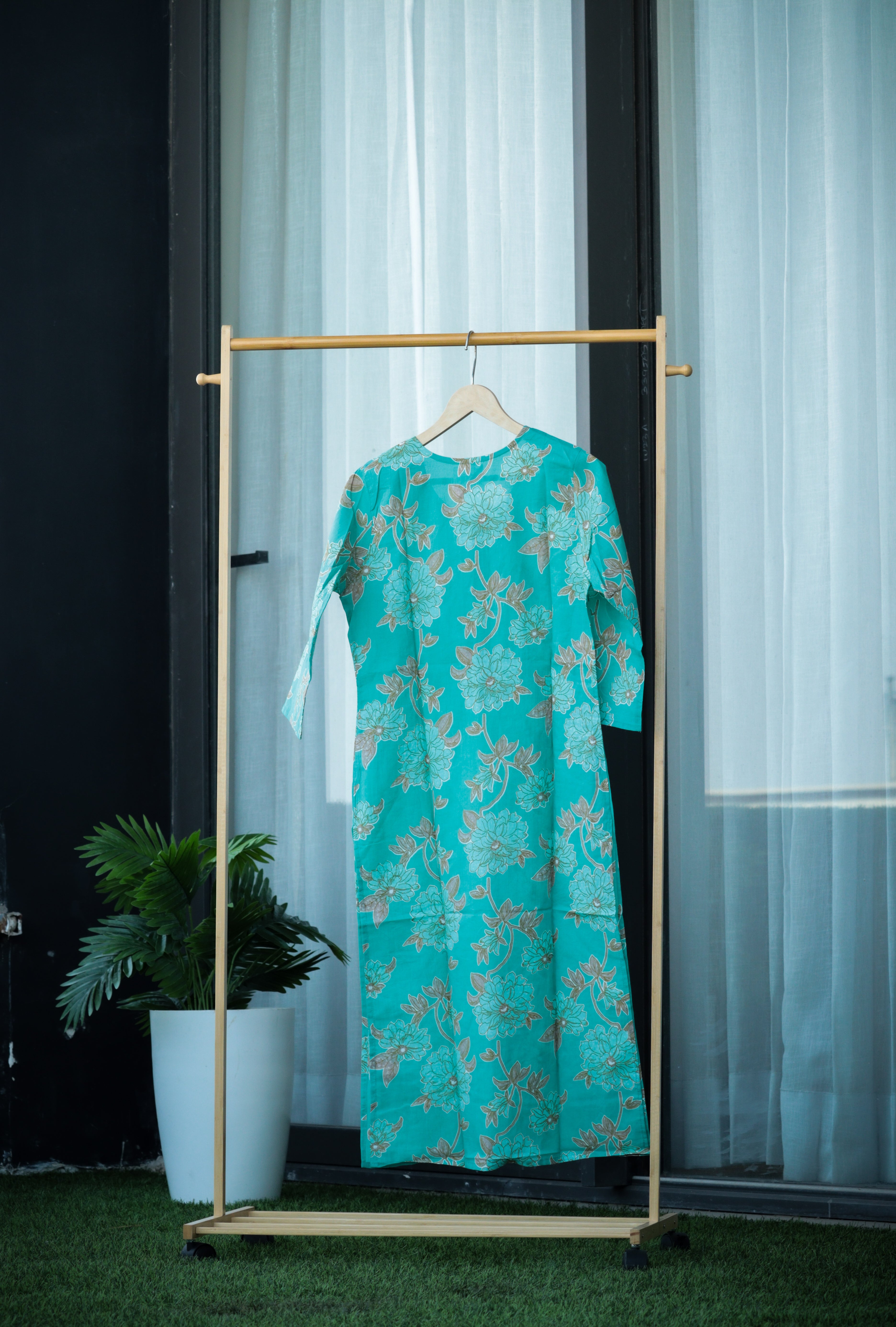 Foil-Detailed Floral Straight Kurti