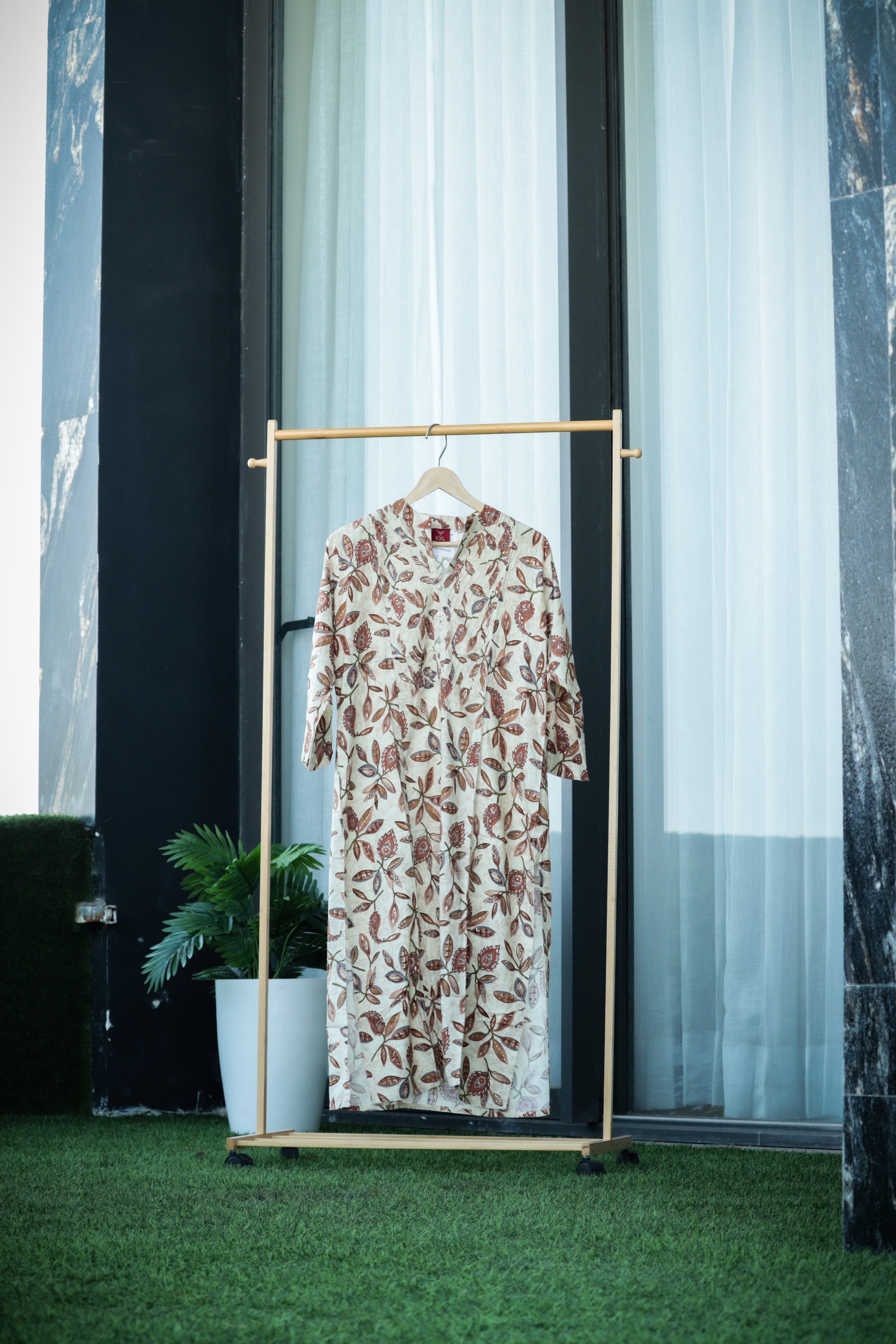 Leaf-Print Slit Tunic