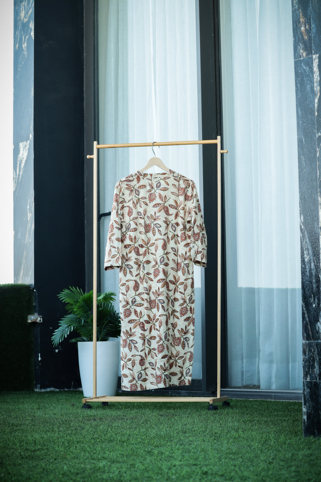 Leaf-Print Slit Tunic