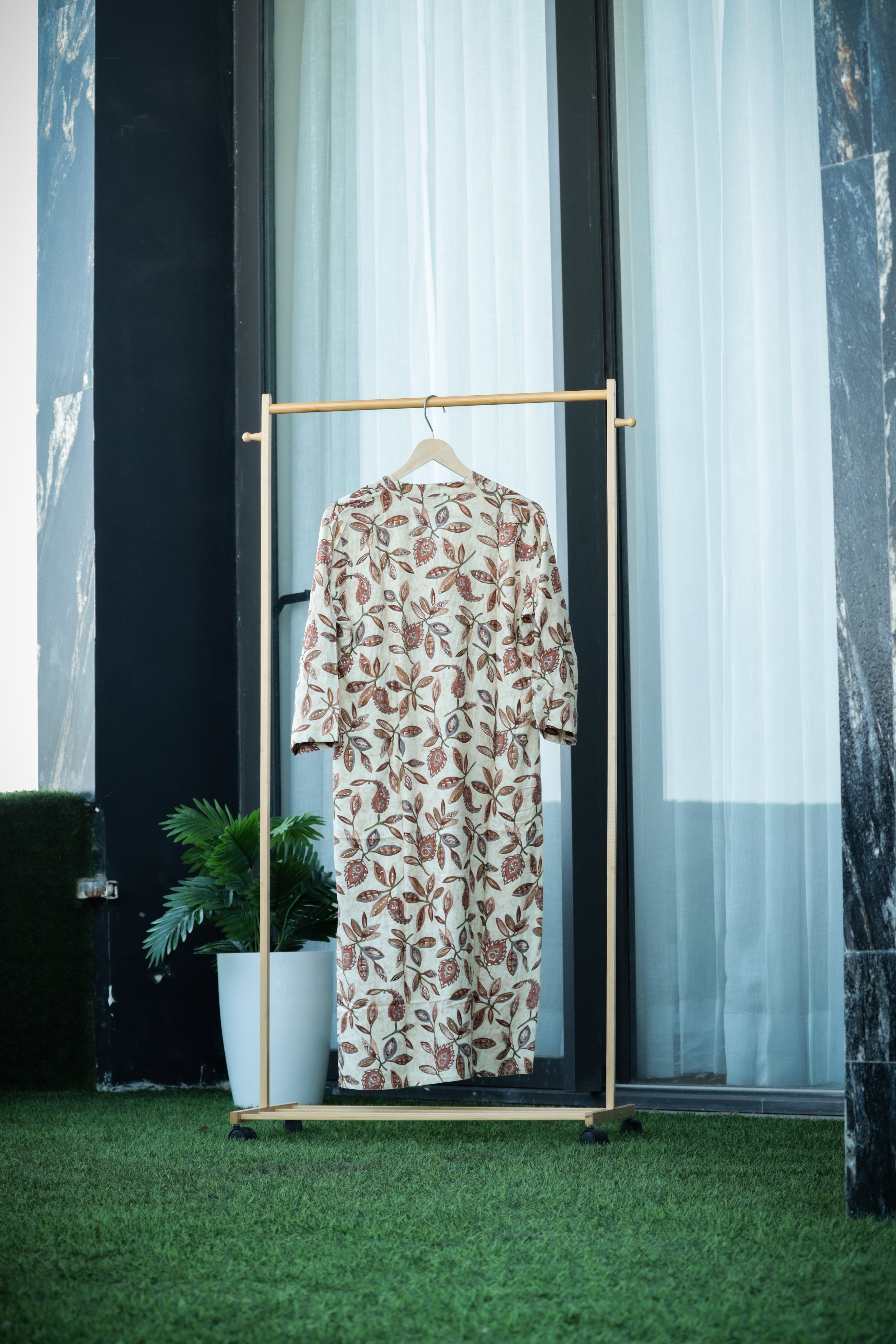 Leaf-Print Slit Tunic
