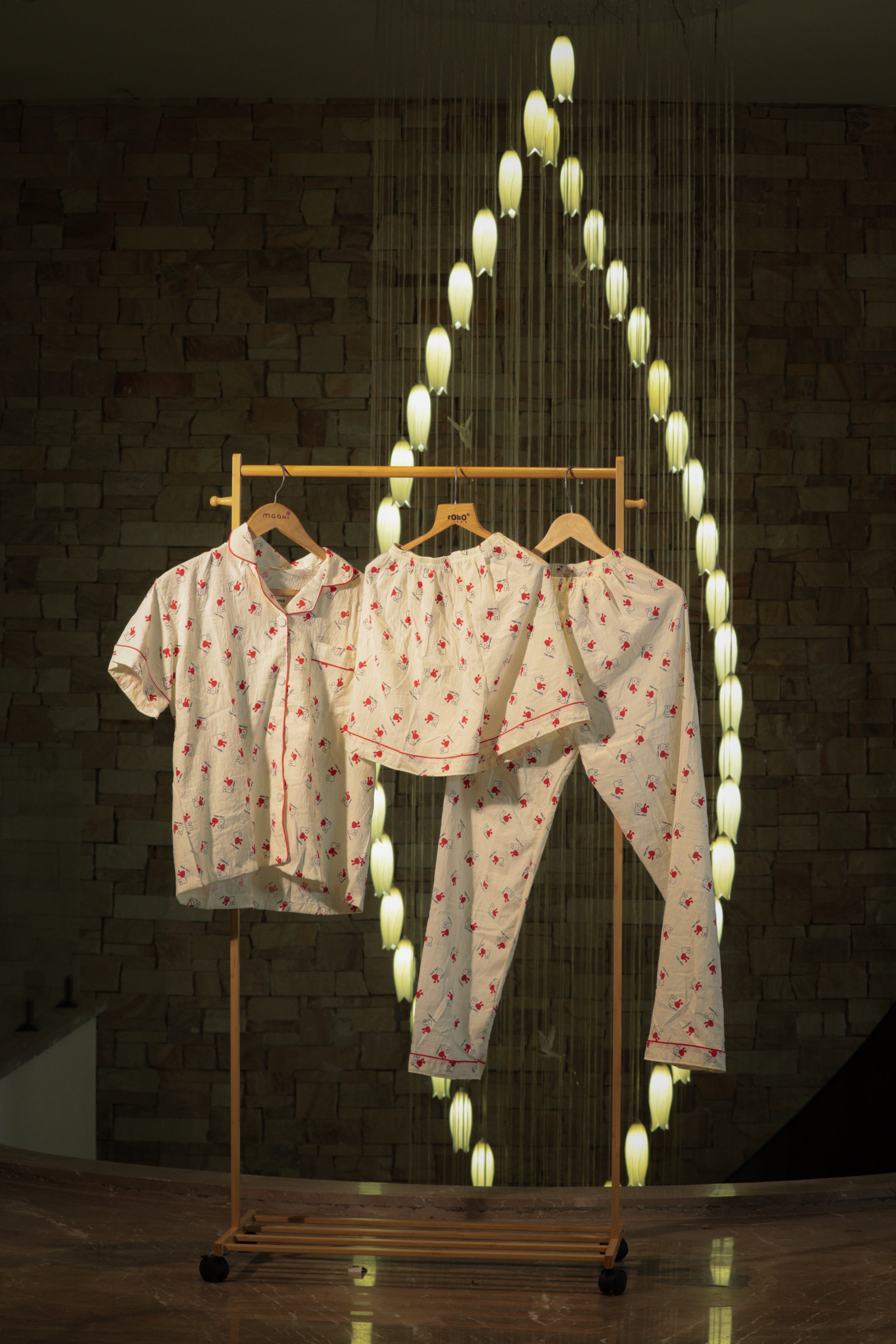 Minimalist Floral Line-Art Lounge Set